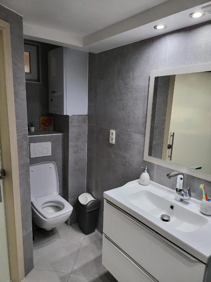 Duplex Elegant Situe A 1Min De La Gare Du Nord Apartment บรัสเซลส์ ภายนอก รูปภาพ